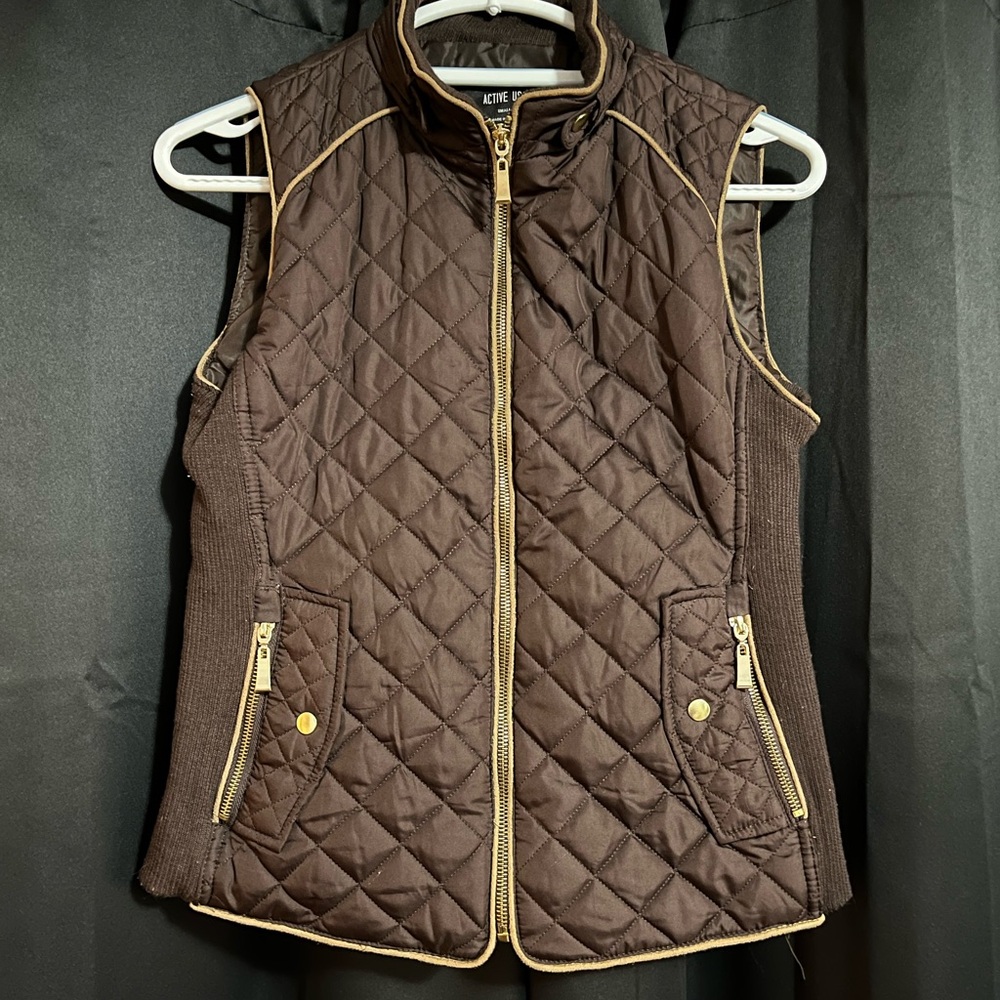 Vest, size small